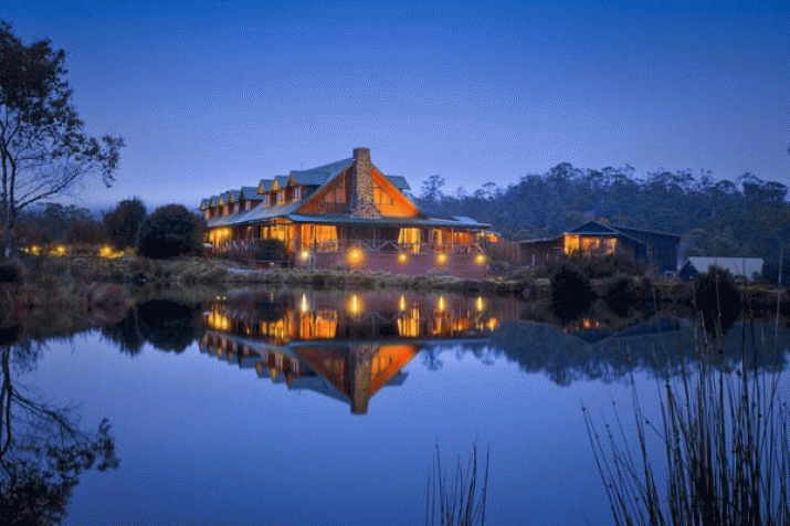 Travellers' good buys 4 Travellers' good buys 4
