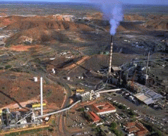 Mine 'directly contaminating town lands' 3