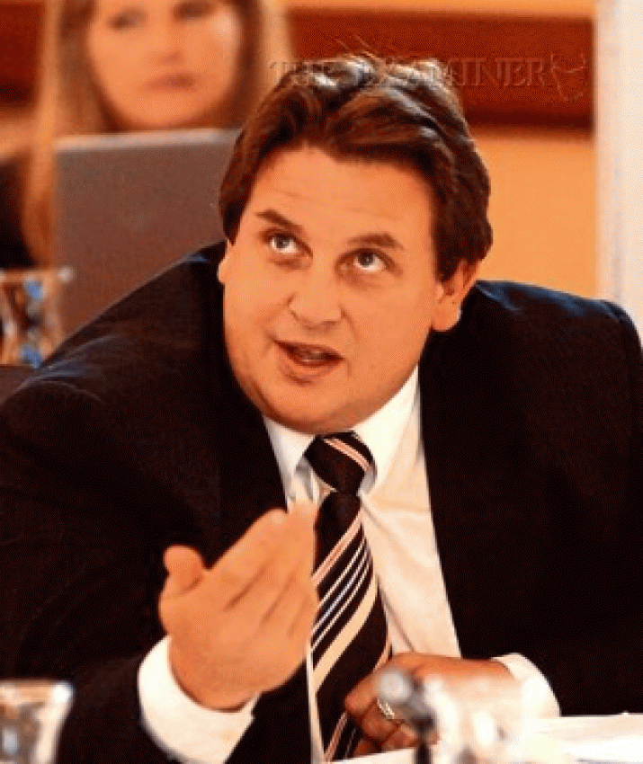 STATE: Labor caucus meets but no sign of Brenton ... Mansell, Kennett blast. 3