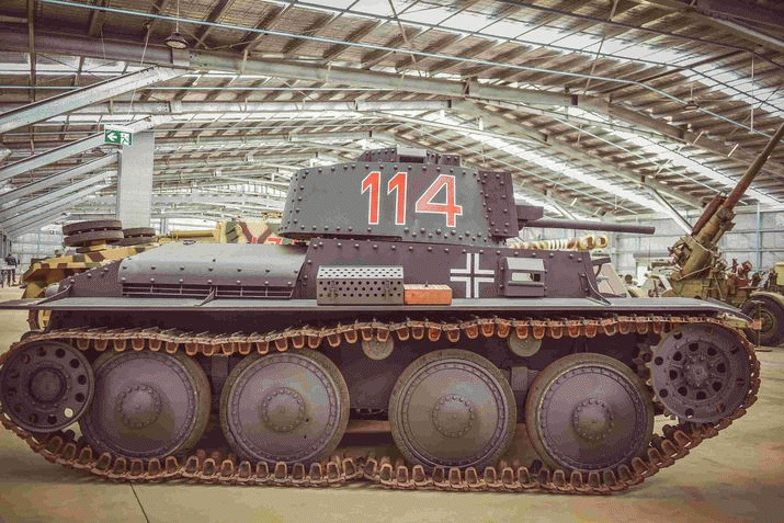 CAIRNS MUSEUM’s TANKS FOR THE MEMORY 4 CAIRNS MUSEUM’s TANKS FOR THE MEMORY 4