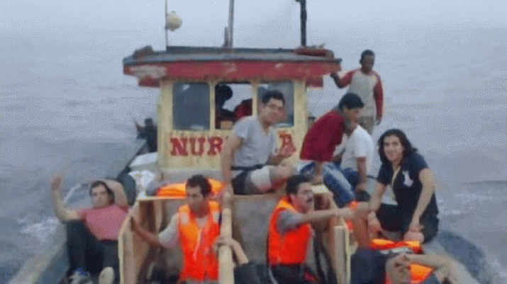 Passengers describe drama of turning asylum seeker boats back 3