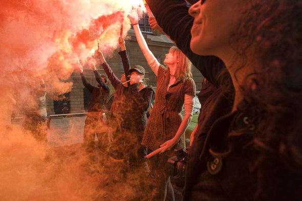 Ban health and climate-hazard forest burns. Four protest arrests 8 image