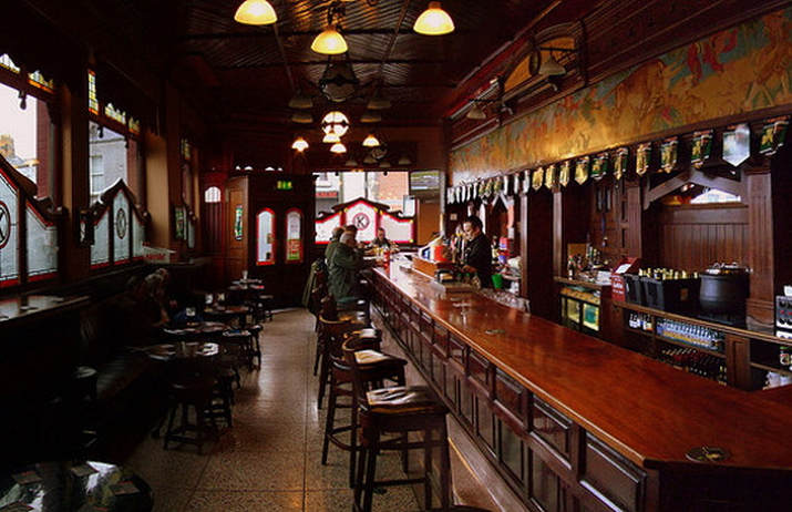 Patriot puts pub on road to fame 9 image