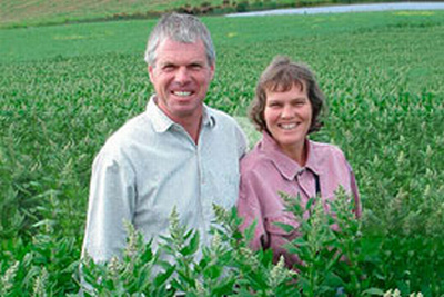 Lauren and Henrietta Damon of Kindred Organics win the Organic Innovation Award 7 image