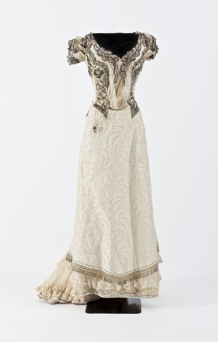 Devonport Regional Art Gallery: Fashion Fancies: Textiles from the Moon Collection 8 image
