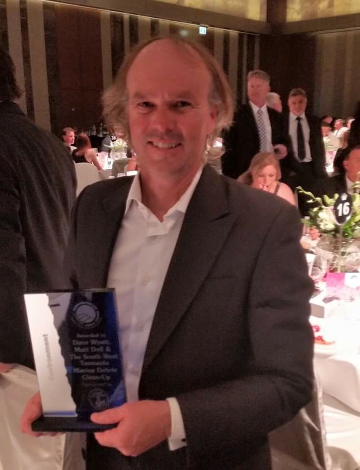 Tassie marine debris cleanup nets national environment award 1
