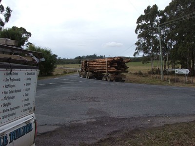 The log truck danger (3) 1