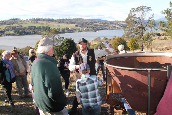 Dung Beetles, Earthworms and Biochar Field day attracts 50 people 1