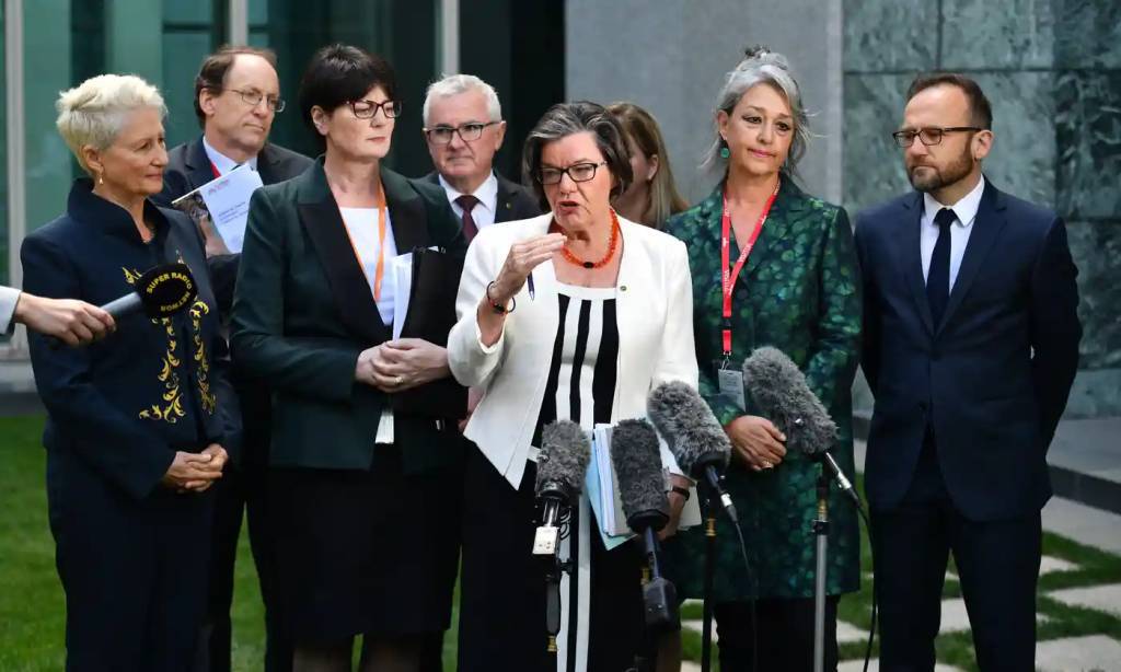 Cathy McGowan introduces national integrity commission bill – politics live 1