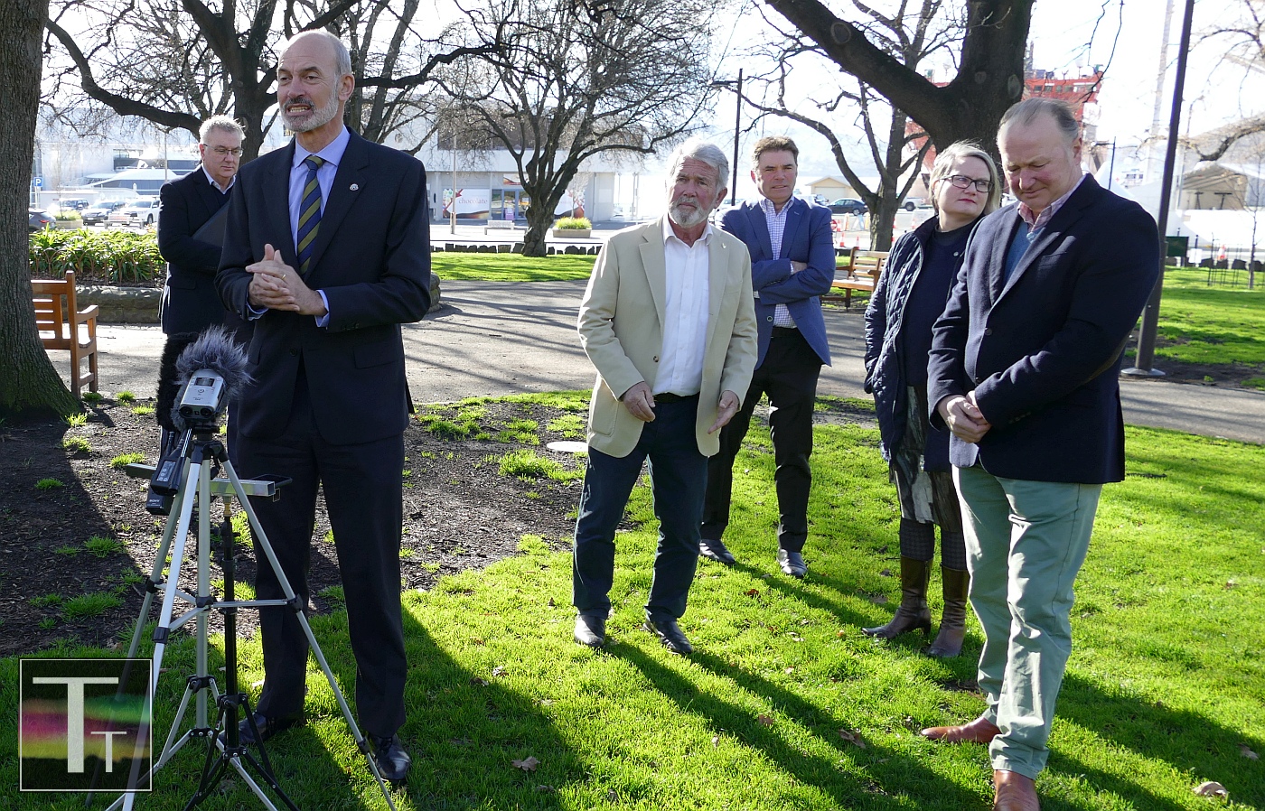 Tasmanians Urged to Replace Seasonal Workers 2