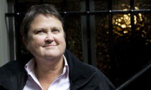 Jan Cameron 'Had to be Aware of Details to Disclose Holding' 5
