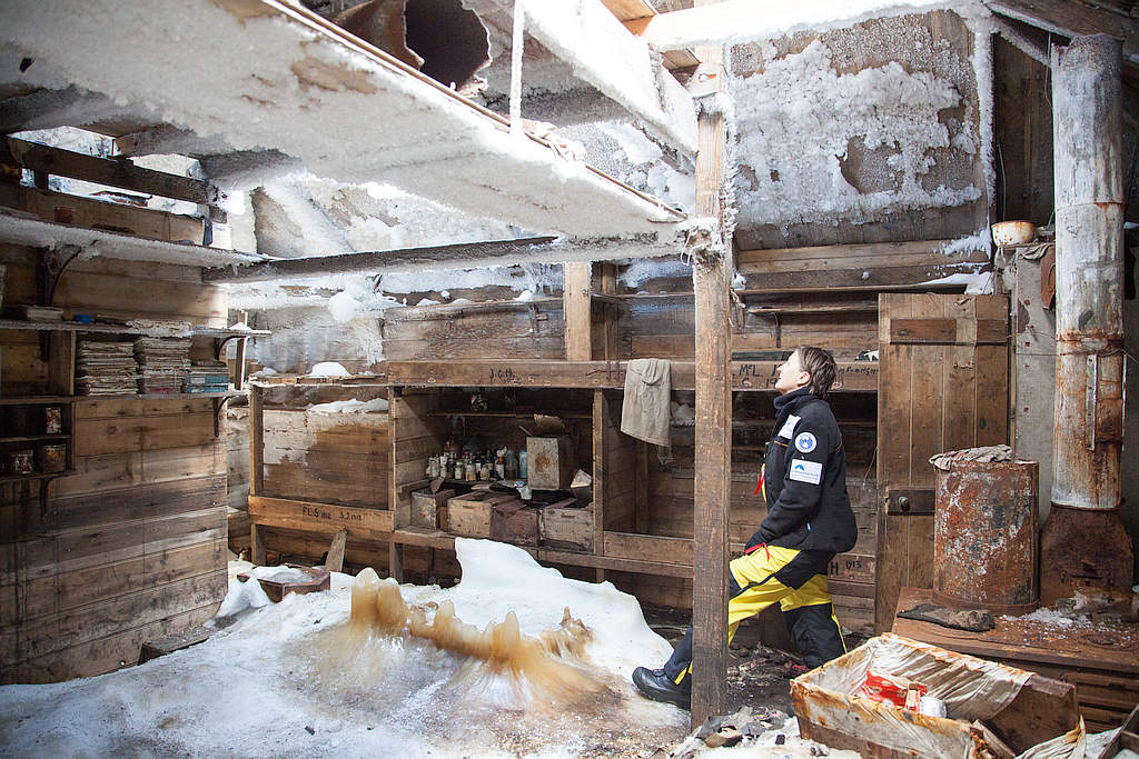 Antarctic Expeditioners Embark on Mawson's Hut Mission 2 Antarctic Expeditioners Embark on Mawson's Hut Mission 2
