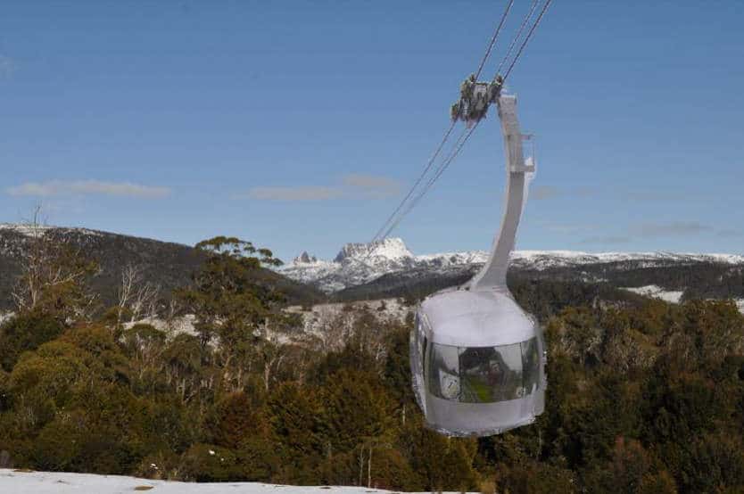 On Cradle Mountain Cableway ... 5