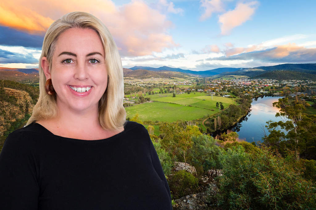 Michelle Dracoulis New Mayor of Derwent Valley 3 Michelle Dracoulis New Mayor of Derwent Valley 3