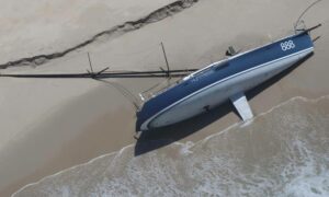 ALCT Claims Stranded Yacht Huntress 5