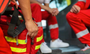 2 Walkers Rescued from Kitchen Hut 11