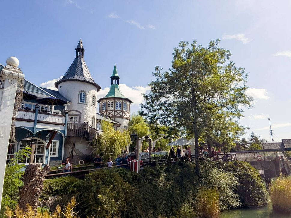 Visit Europe’s Top Five Amusement Parks by Train 1