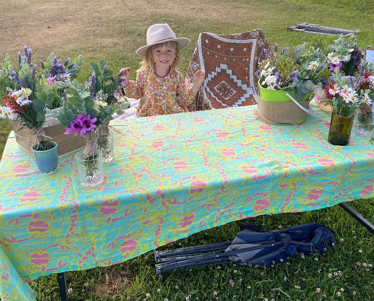 4-year-old’s Flower Stall for Children in the Gaza Crisis 1