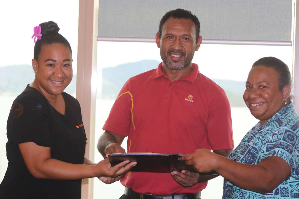 UTAS Partnering with PNG in Business Leadership 1