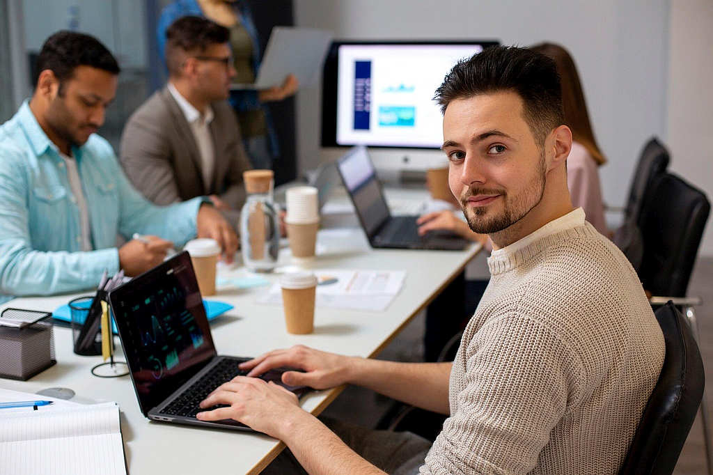 Technological Innovation Hubs - The Paradox of Tasmania's Digital Economy 6 Technological Innovation Hubs - The Paradox of Tasmania's Digital Economy 6