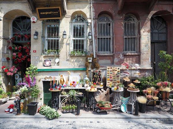 Flourishing Communities - How Supporting Local Florists Boosts Your Community 3 Flourishing Communities - How Supporting Local Florists Boosts Your Community 3