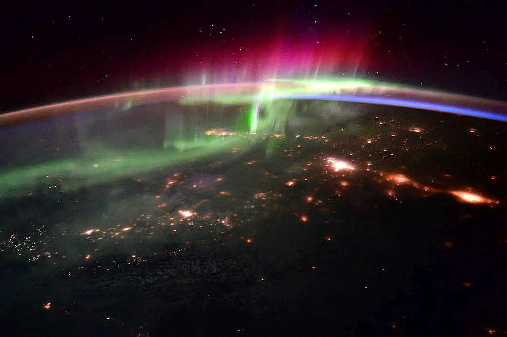 I Heard There’s an Aurora Coming; How Do I Check? 1