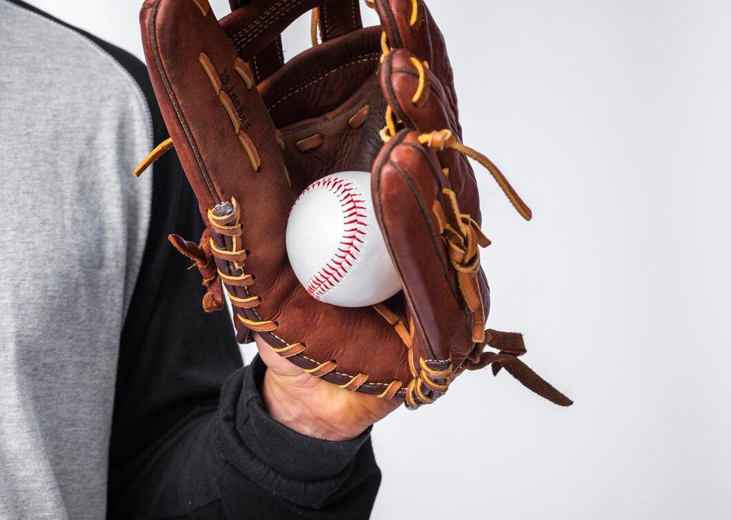 What Baseball Fans Are Bringing To Games For The Best Experience? 5 What Baseball Fans Are Bringing To Games For The Best Experience? 5