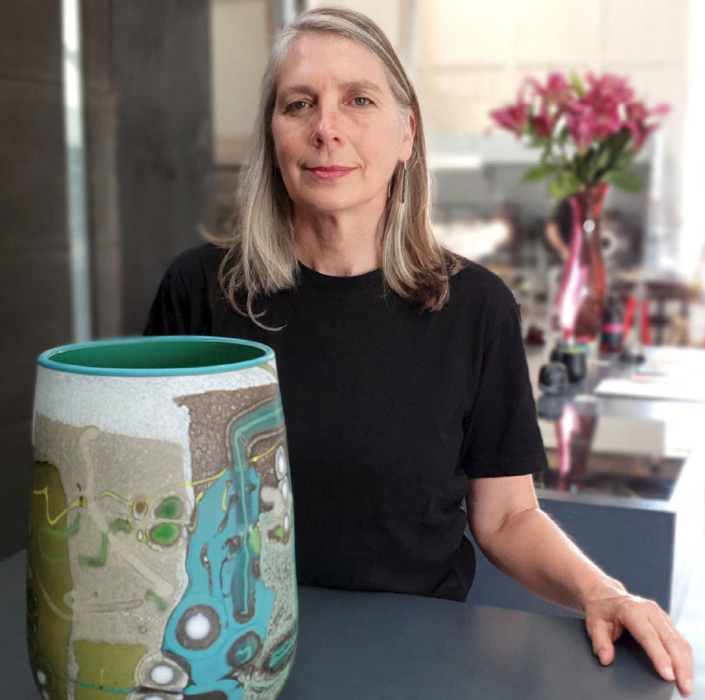 V&A Acquires Tasmanian Artist's Glass Art 3