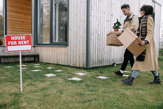 How to Communicate Effectively with Your Tenants 3 How to Communicate Effectively with Your Tenants 3