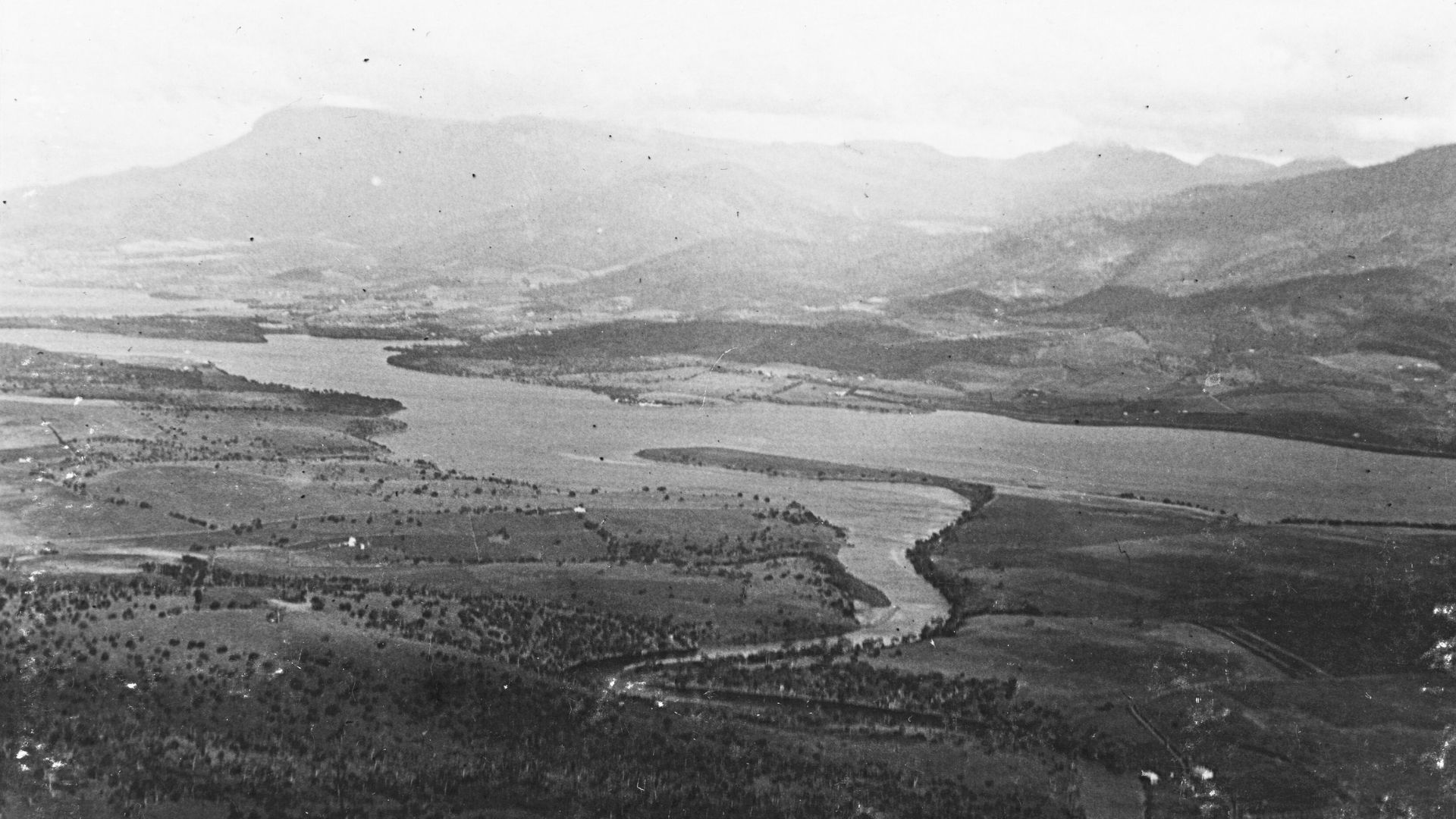 Tas That Was – The River Derwent 1