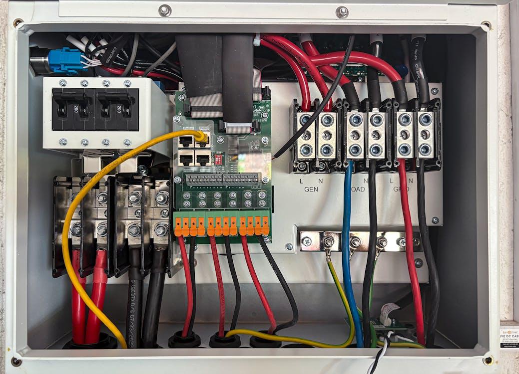 Why Professional Electricians Are Worth the Call 6 Why Professional Electricians Are Worth the Call 6