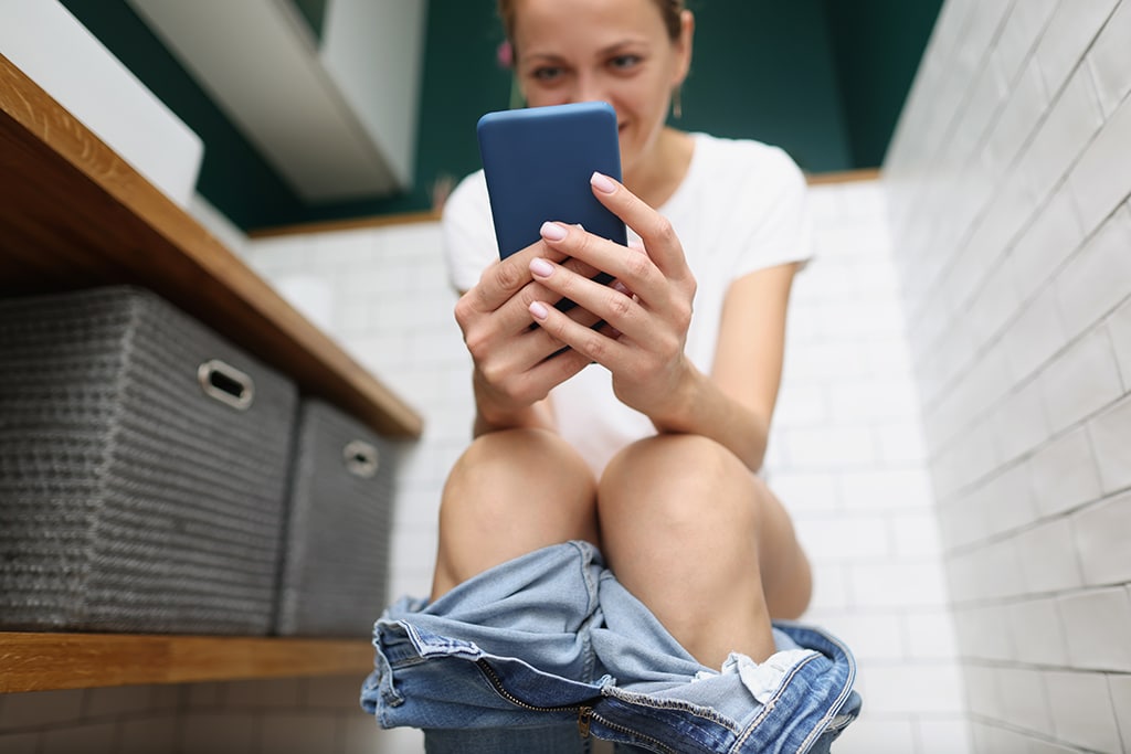 Tasmanians Keep Dropping Their Phones Down The Toilet 1