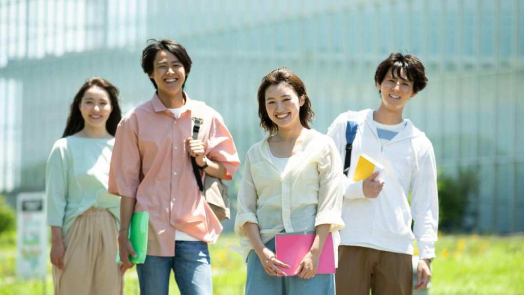 Studying in Australia? Here’s How to Compare Student Travel Insurance Online Before You Fly 3 Studying in Australia? Here’s How to Compare Student Travel Insurance Online Before You Fly 3