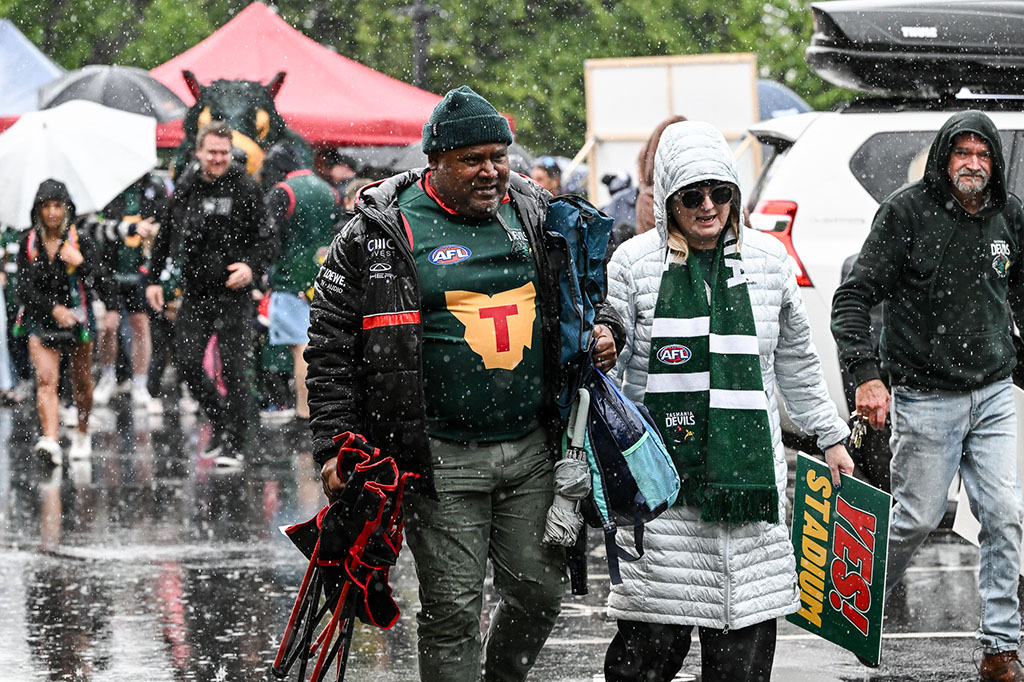 Yes Team Stadium Rally Photo Essay By Philip Bohle - Tasmanian Times